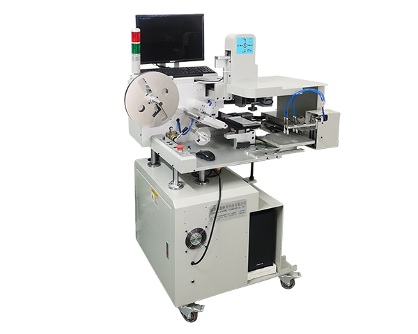 全自動(dòng)貼輔料機(jī)